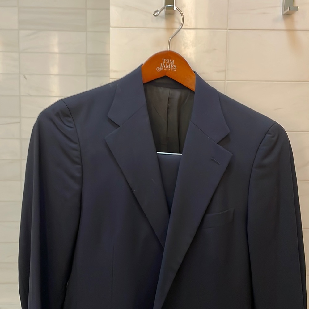 Beautiful Prada 2 piece suit in perfect condition. Black bought fro 4000 dollars